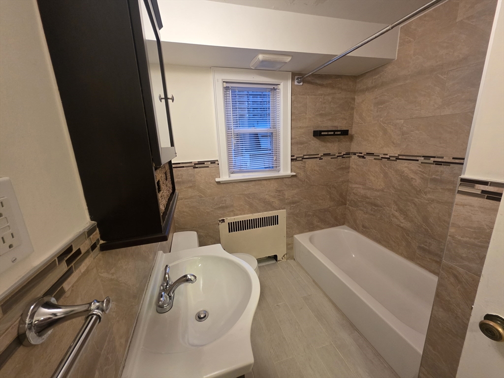 110 Clay St, Wollaston