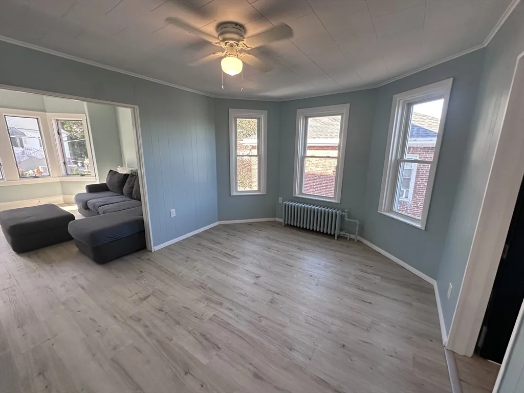 27 Prescott Ave, Chelsea