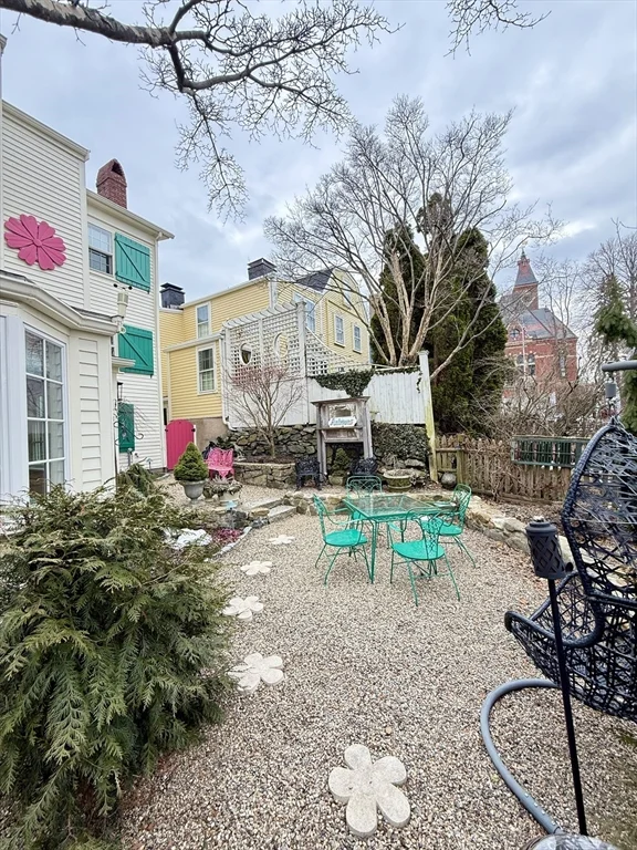 13 Tucker, Old Town