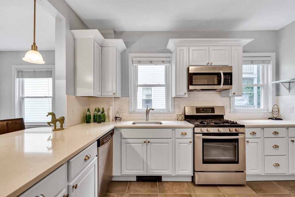 558 Washington St, Brighton