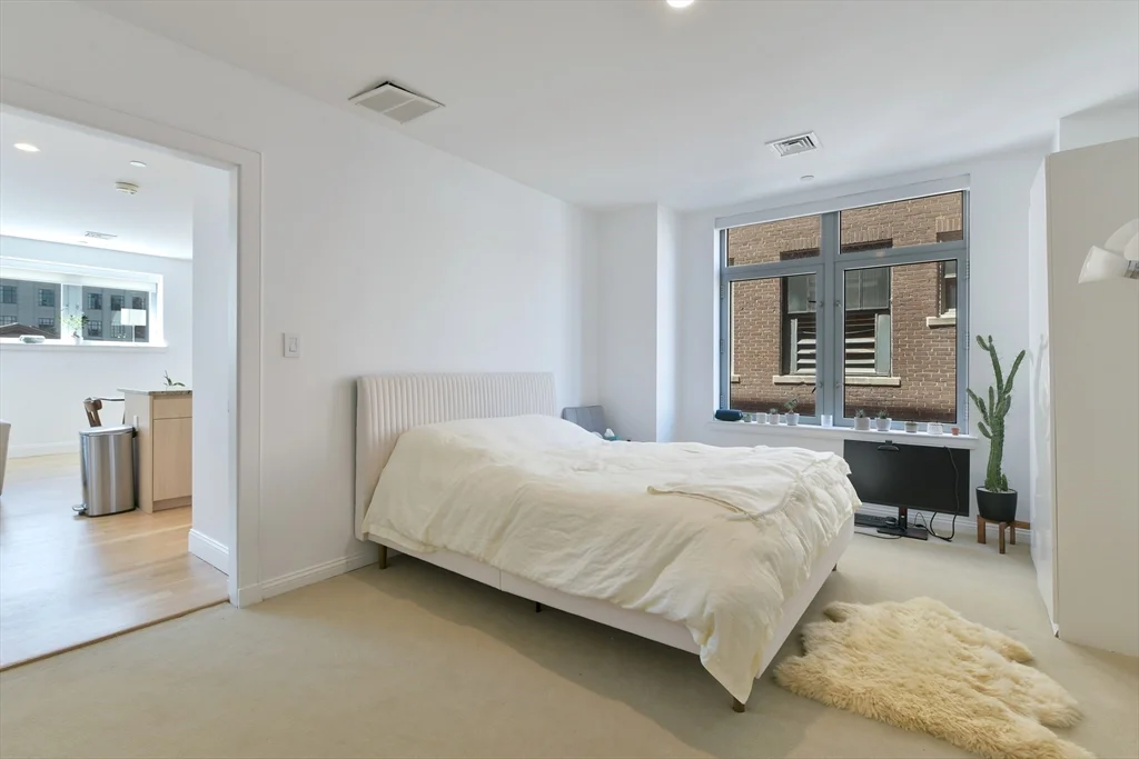 425 Boylston St, Back Bay