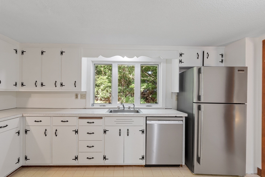 4 Lowest Ln, Rockport