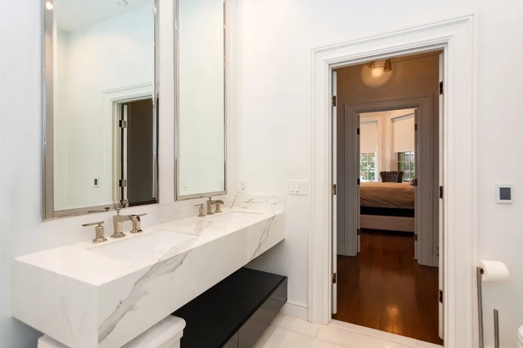 288 Commonwealth Ave, Back Bay