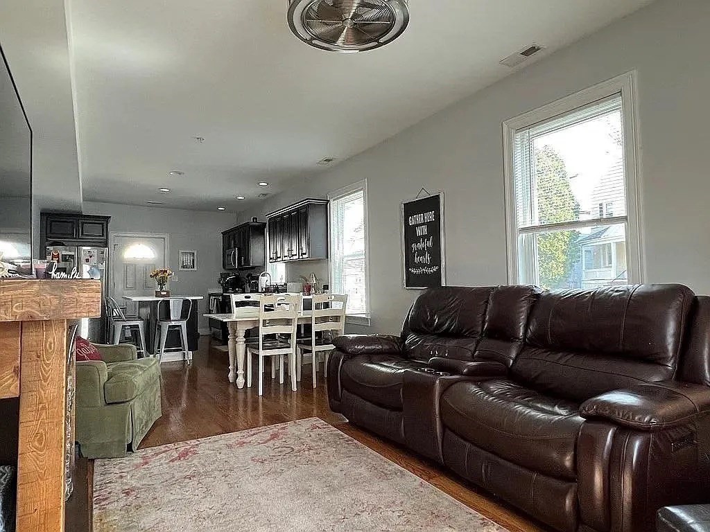 89 Wachusett, Jamaica Plain