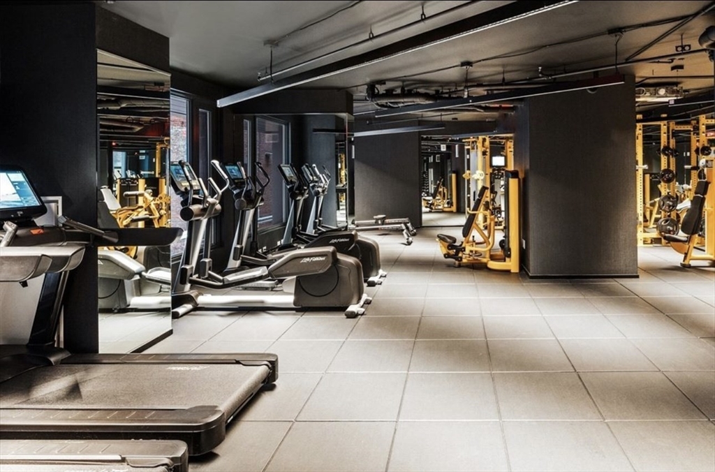 55 Lagrange, Downtown