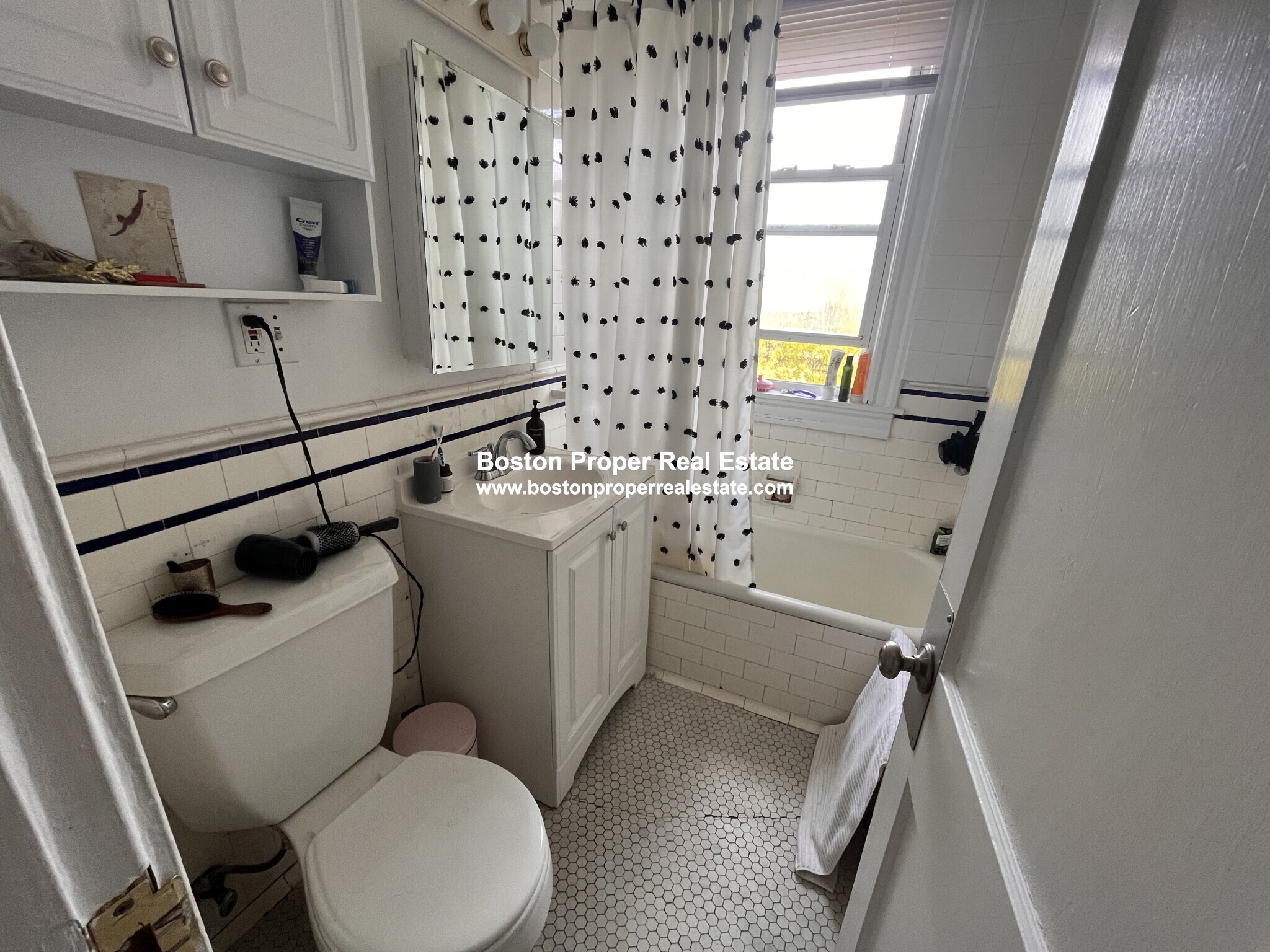 15 Melvin Ave, Brighton