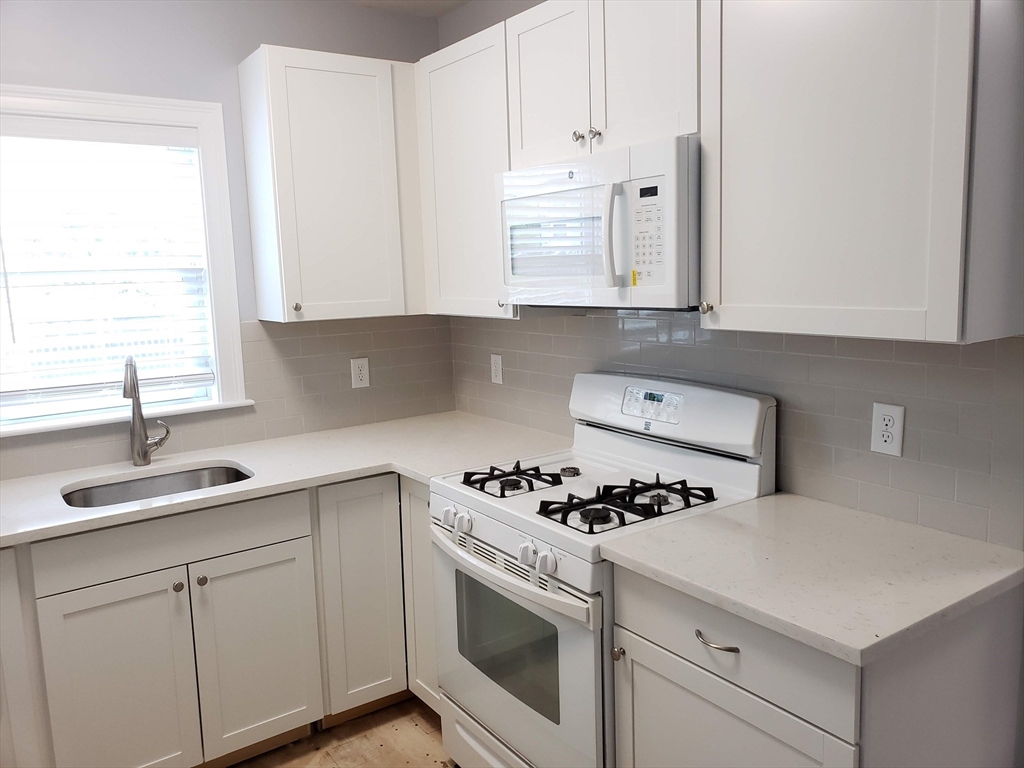 119 West Adams St, Tufts University