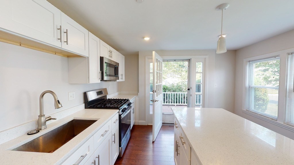 37 Walnut Pl, Newtonville