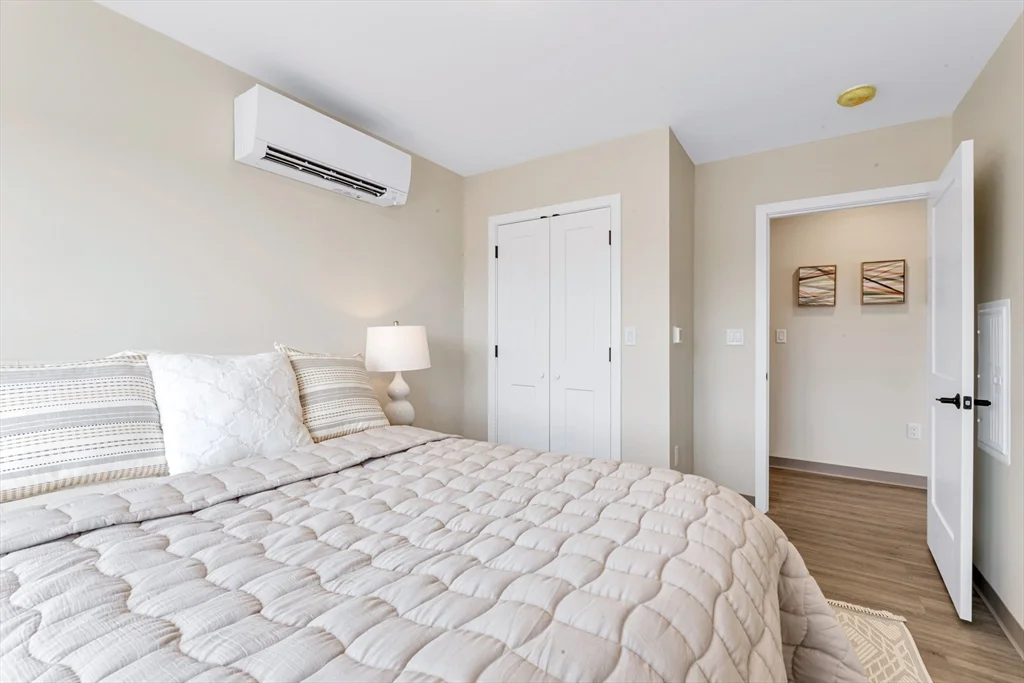 375 Cummins Highway, Roslindale