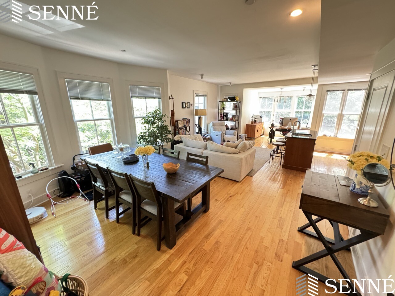 18 Whitney Ave, Cambridgeport