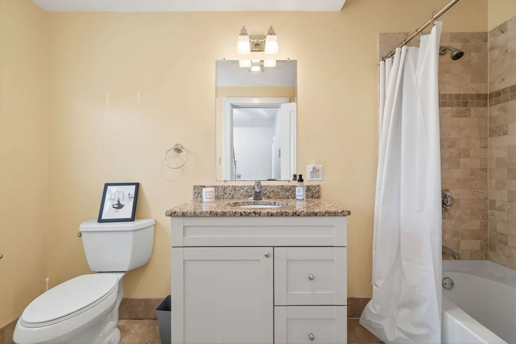 170 W 3rd St, South Boston