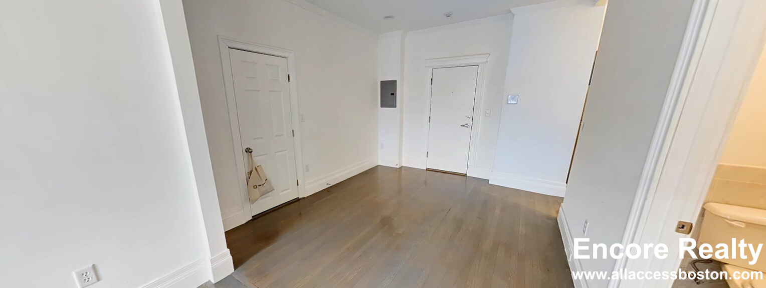 106 Queensberry St, Fenway