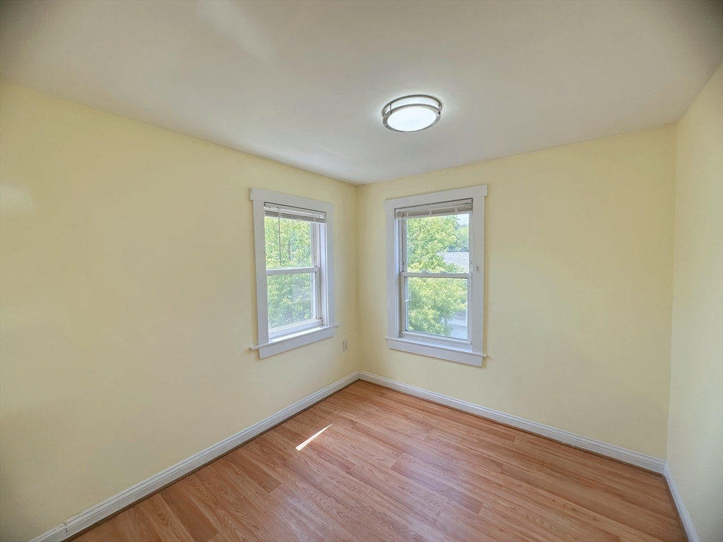 4 Harrison St, Natick