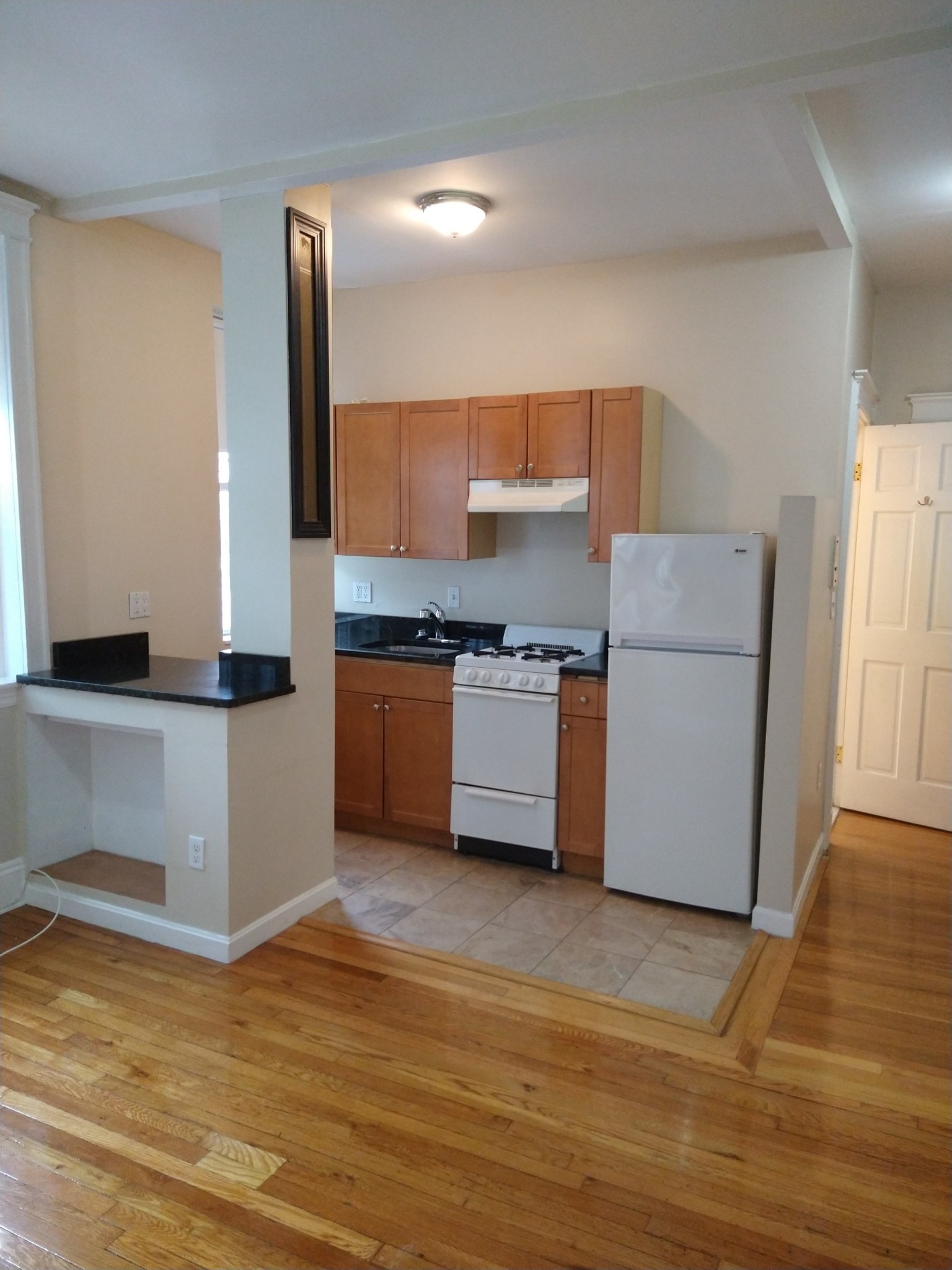 Studio bed, 1 bath apartment for rent at 1197 Commonwealth Ave Unit 6, Allston — photo 12 of 42