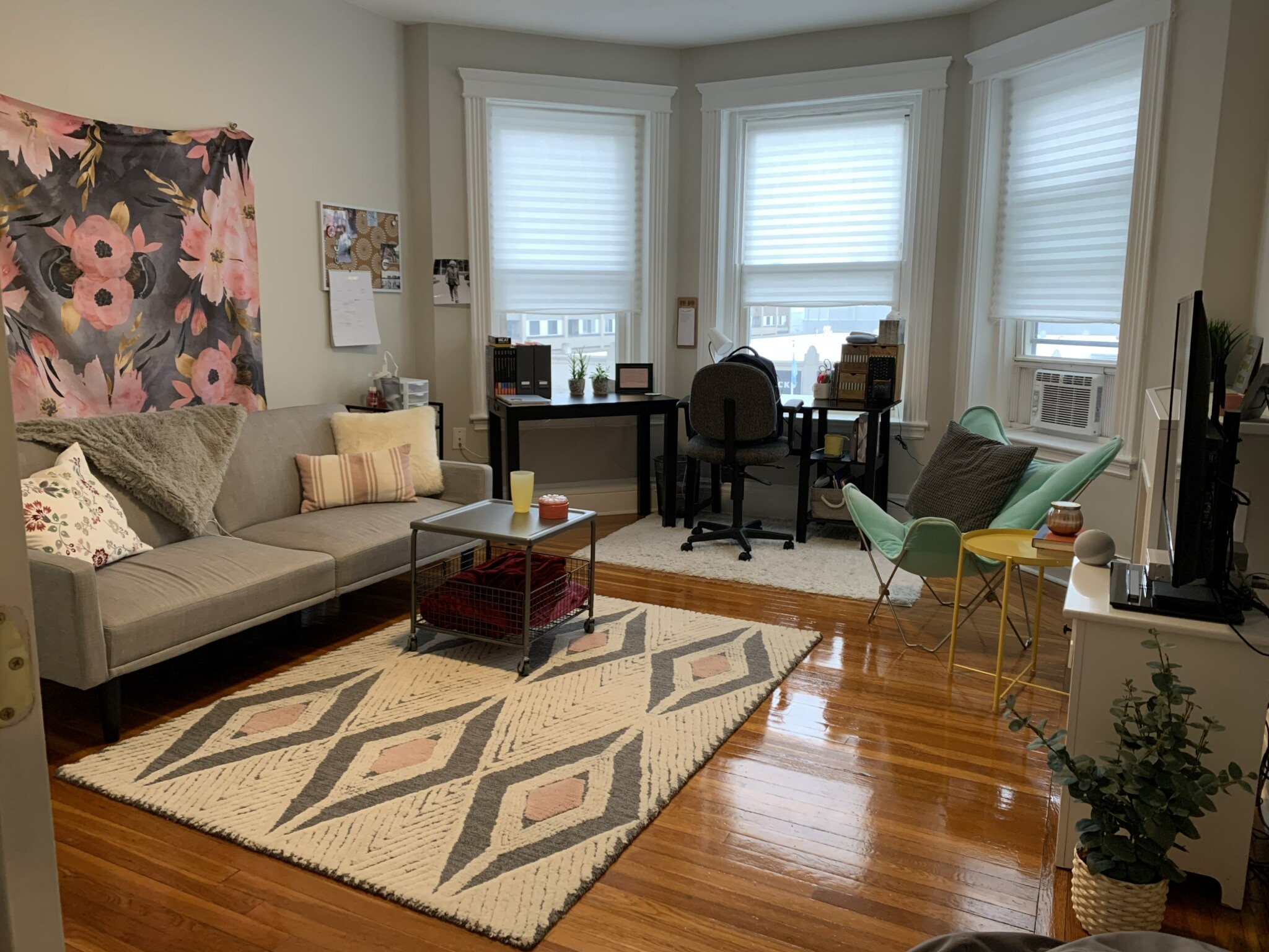 2 bed, 1 bath apartment for rent at 1082 Commonwealth Ave Unit 406, Allston — photo 1 of 6