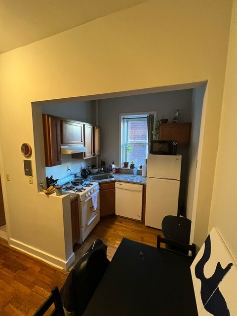 Studio bed, 1 bath apartment for rent at 1185 Commonwealth Ave Unit 44B, Allston — photo 11 of 14