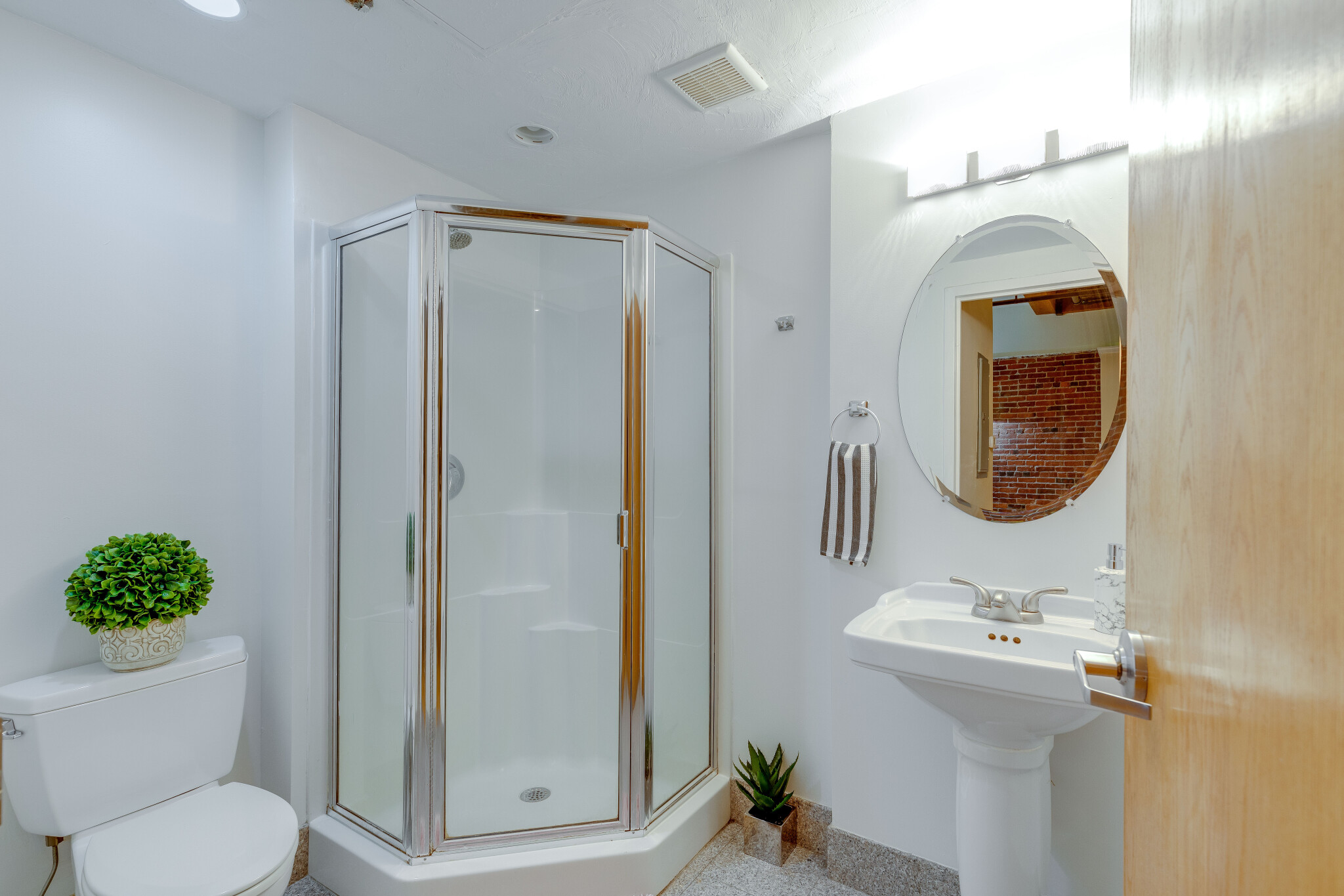 254 Friend St, West End