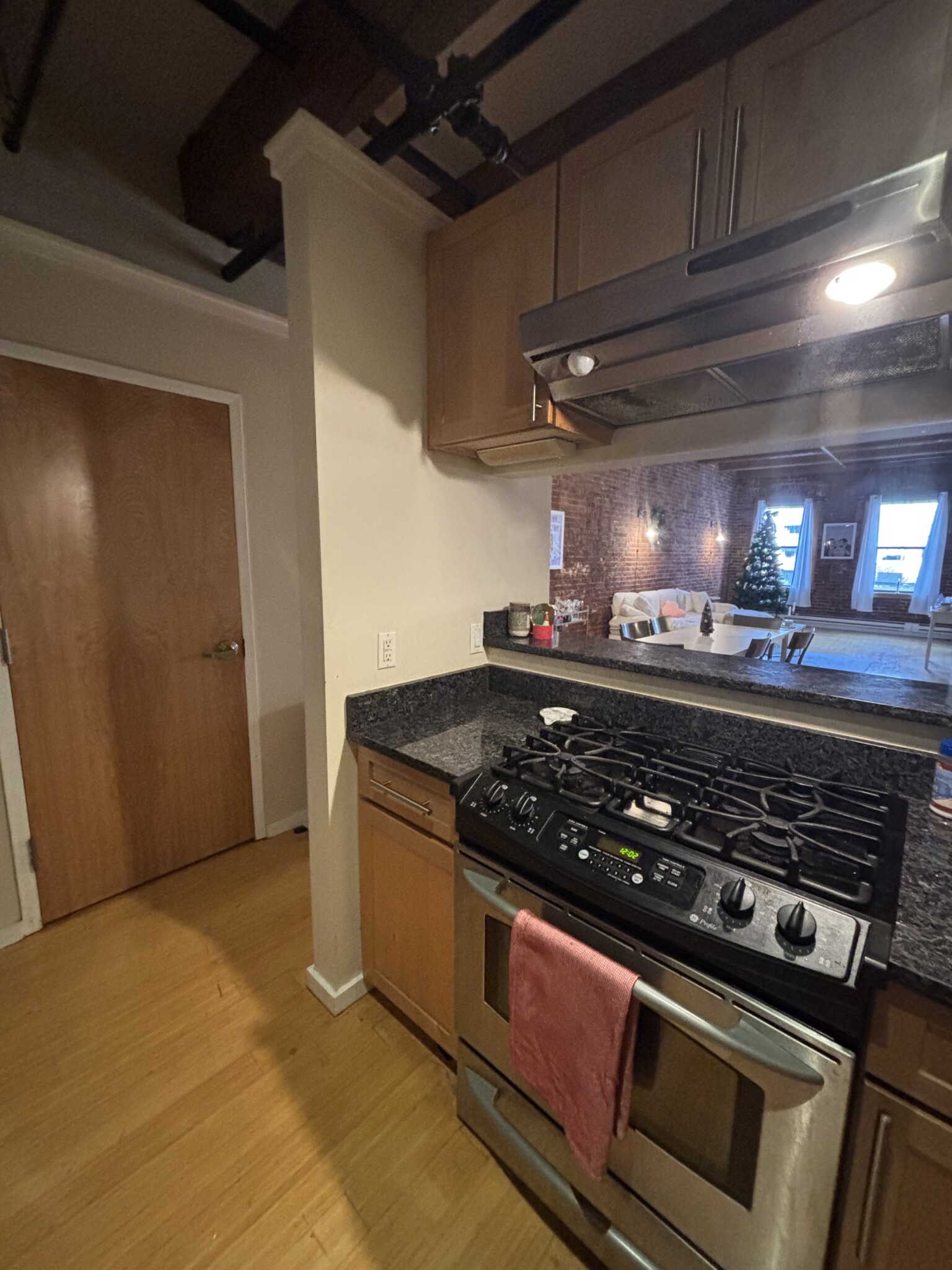 254 Friend St, West End