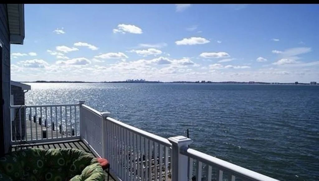 39 Castle Rd, Nahant