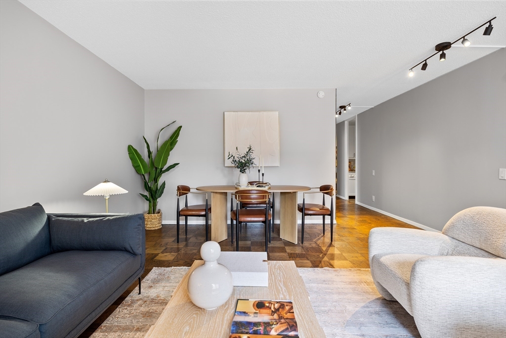 85 E India Row, Waterfront