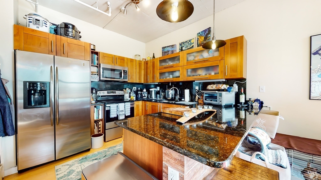 210 South, Leather District