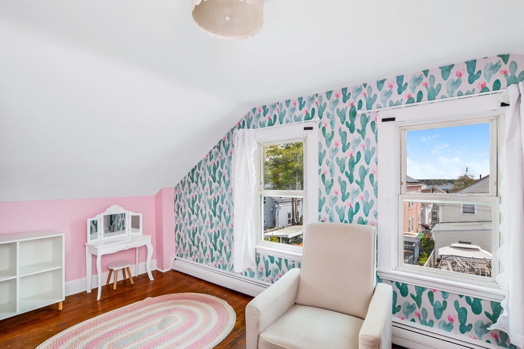 18 Washington Ave, New Bedford