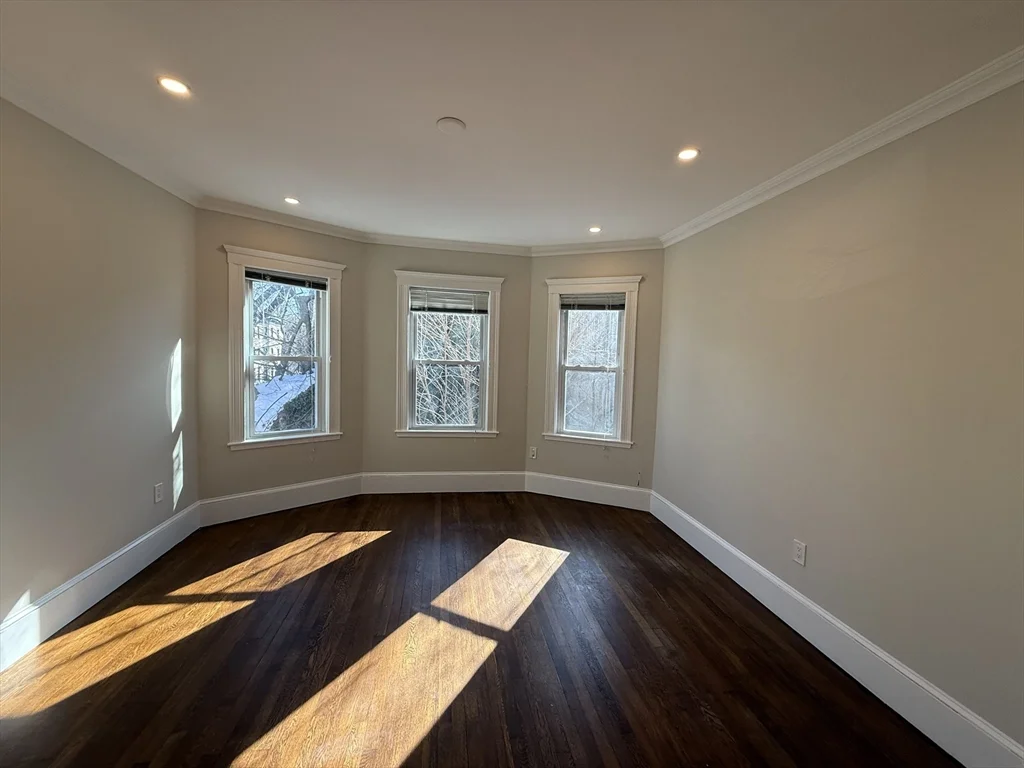 55 Iffley Rd, Jamaica Plain