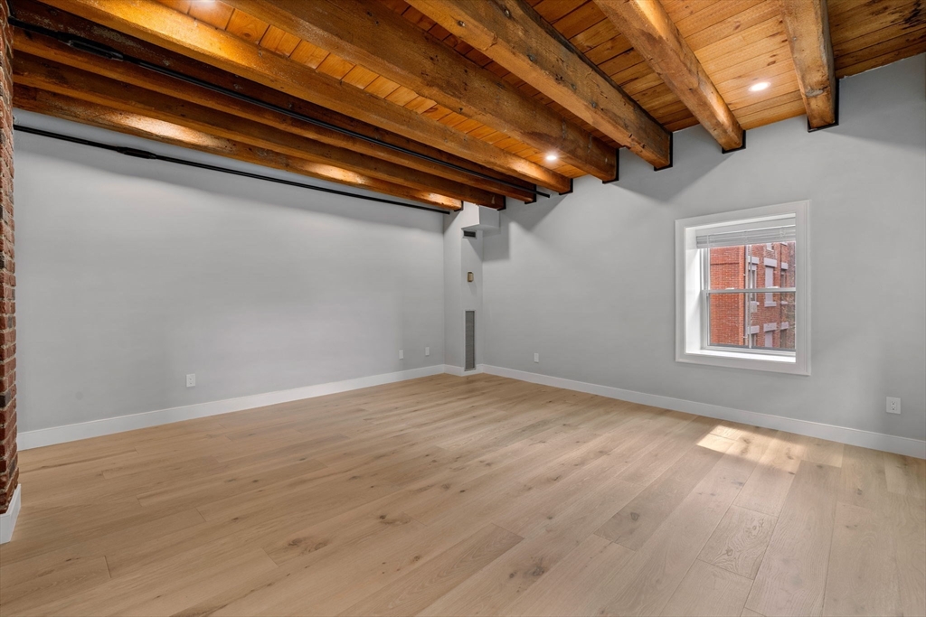 99 Fulton St, North End