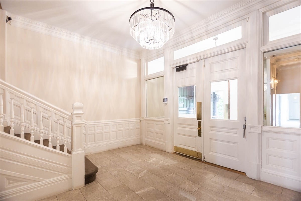 290 Commonwealth Ave, Back Bay