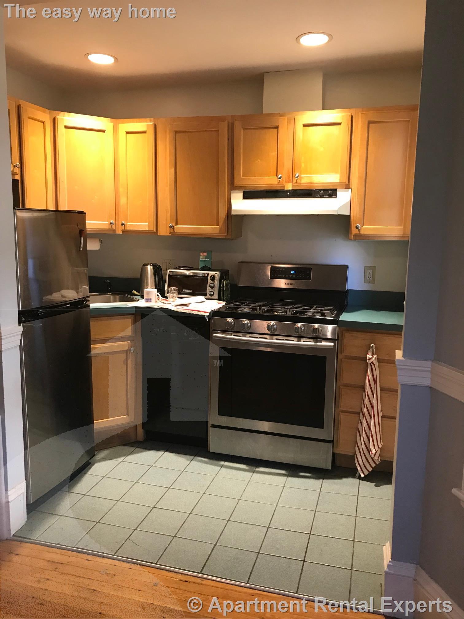 9 Linden Cir, Porter Square