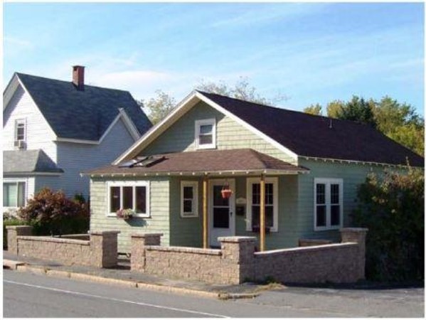 204 Massasoit Rd, Worcester