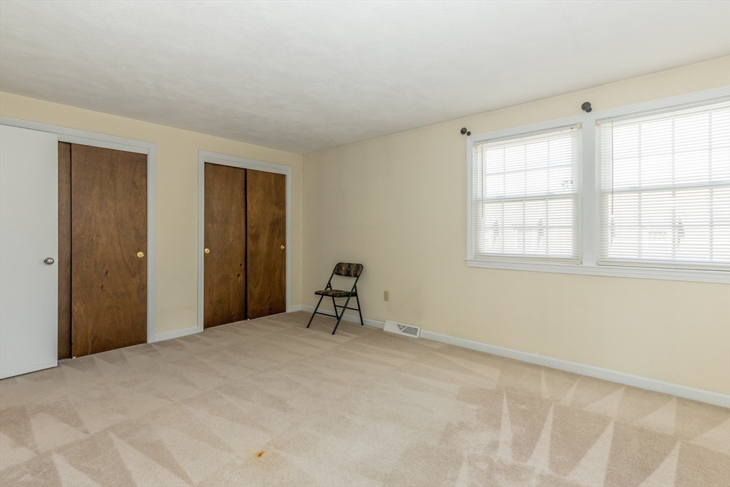 55 Prescott Dr, Chelmsford