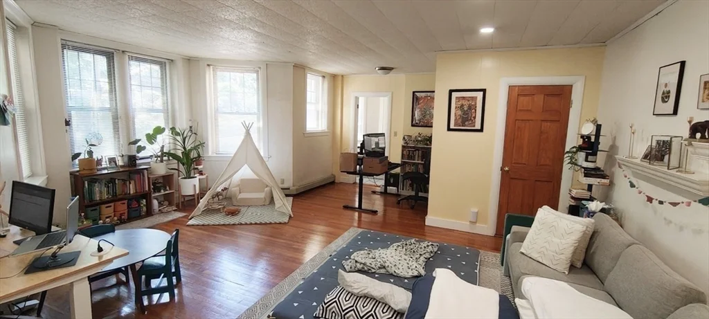 4 Fuller St, Coolidge Corner
