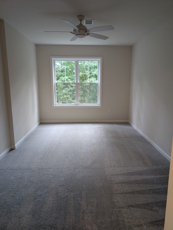 2 Winslow Ln, North Grafton