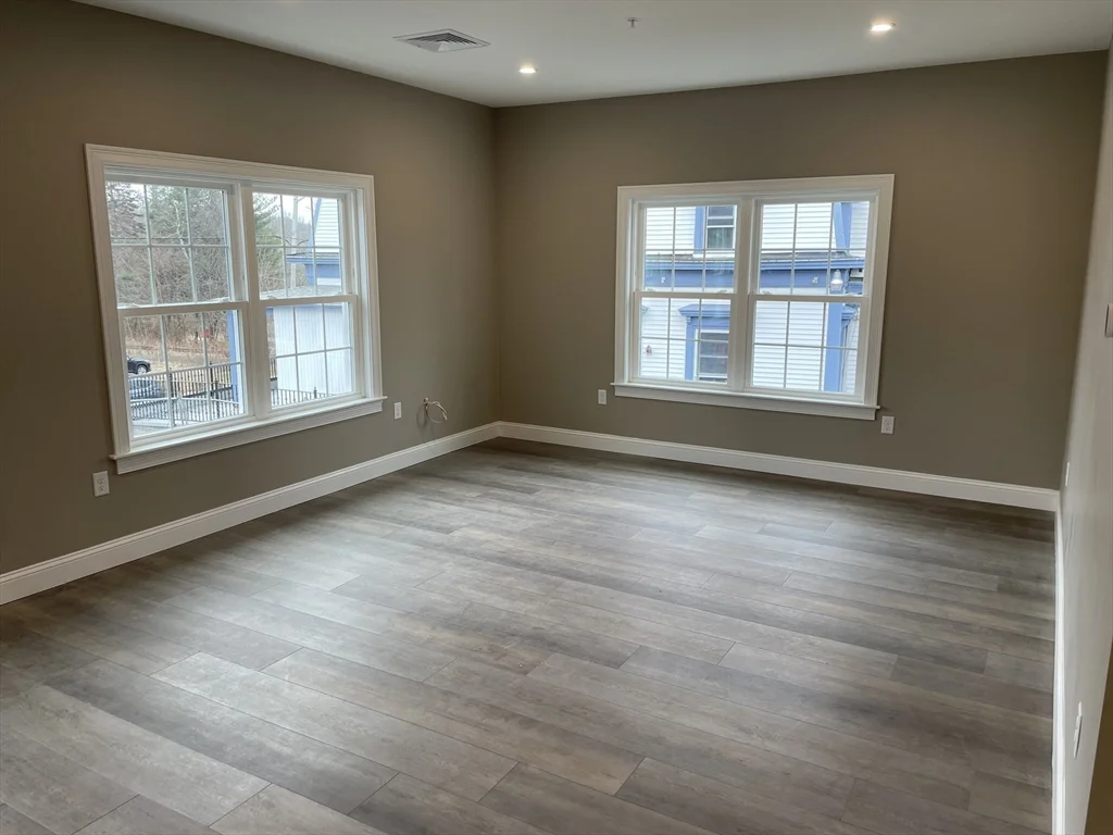 1 Brattle St, North Worcester