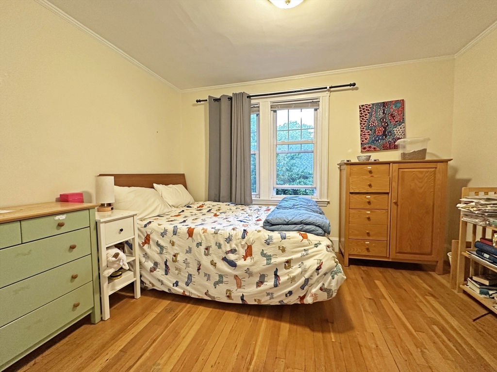 37 Lewis St, Newtonville