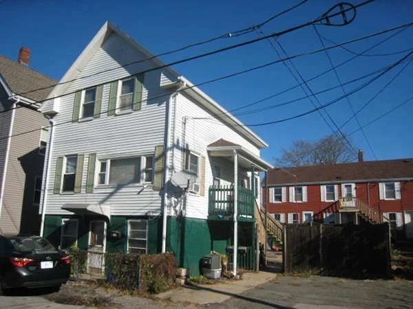 113 Pleasant St, Gloucester