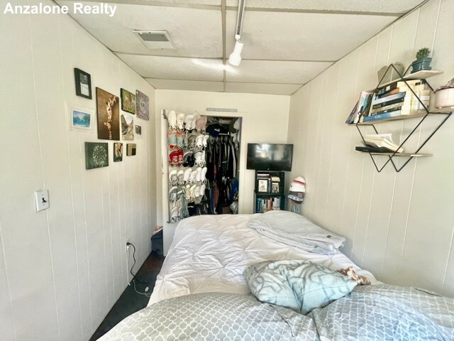 11 Charter St, North End