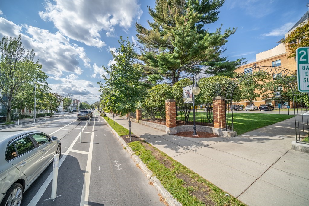 1590 Cambridge St, Cambridge