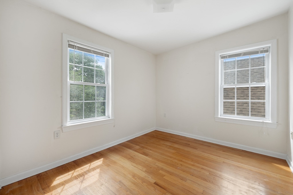 39 Montgomery St, North Cambridge