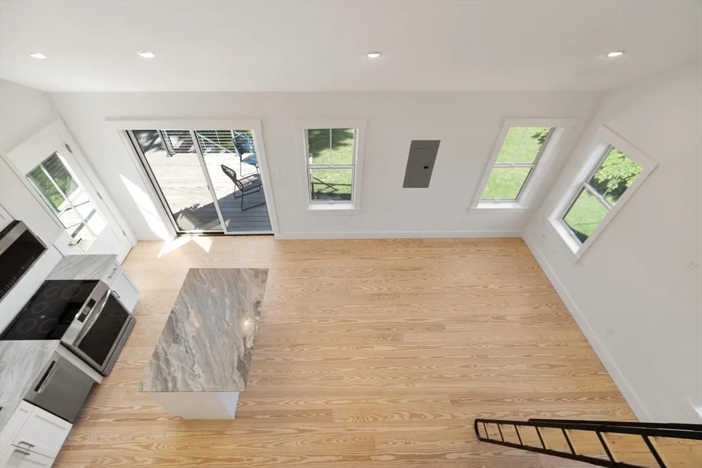 29 Pigeon Hill St, Rockport