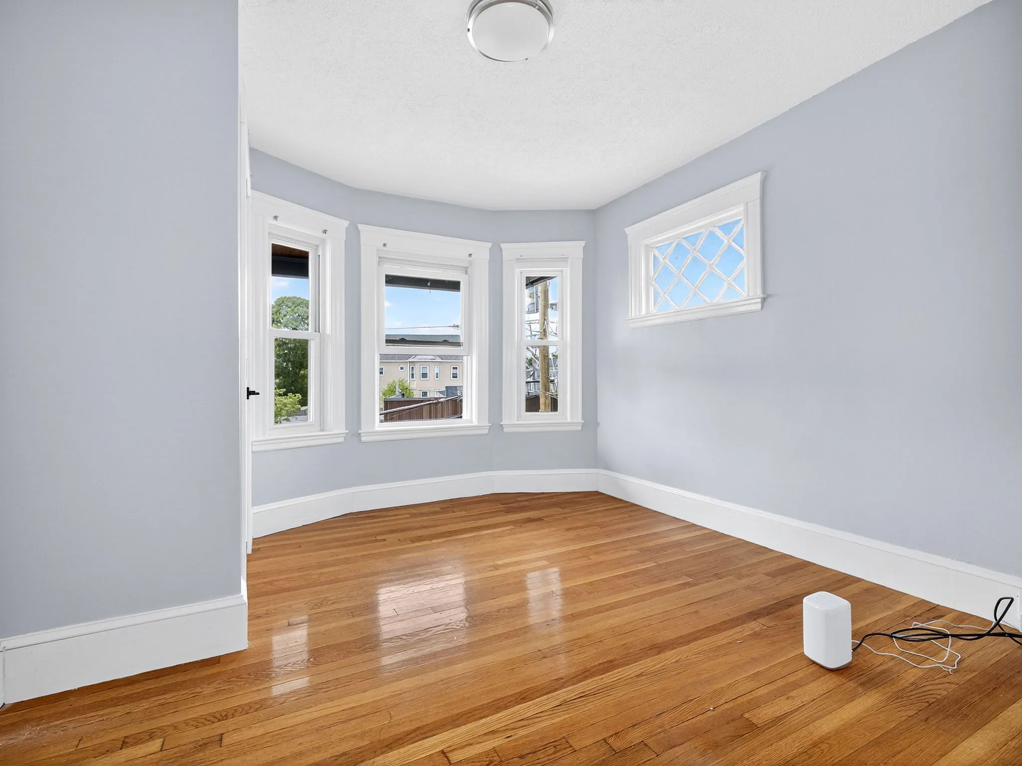 256 Main St, South Medford