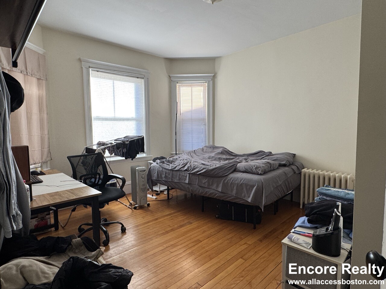 331 Faneuil St, Oak Square