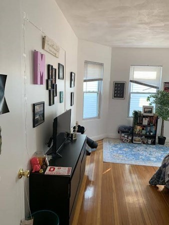 86 Fellsway, Somerville