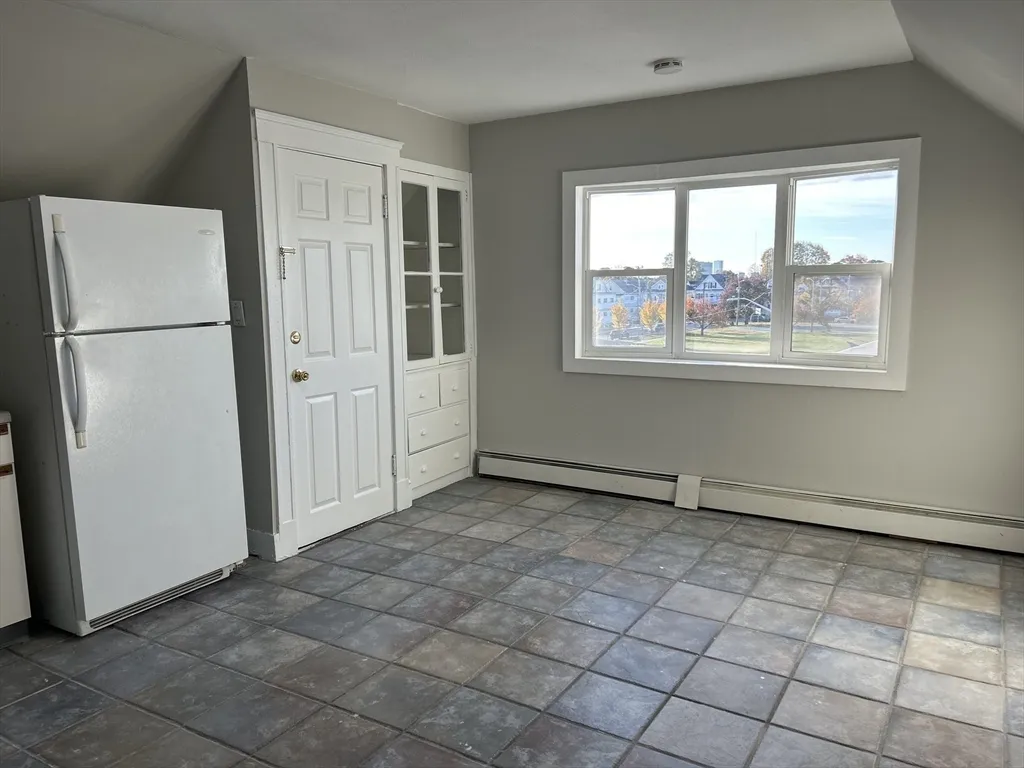 21 Carney St, Medford