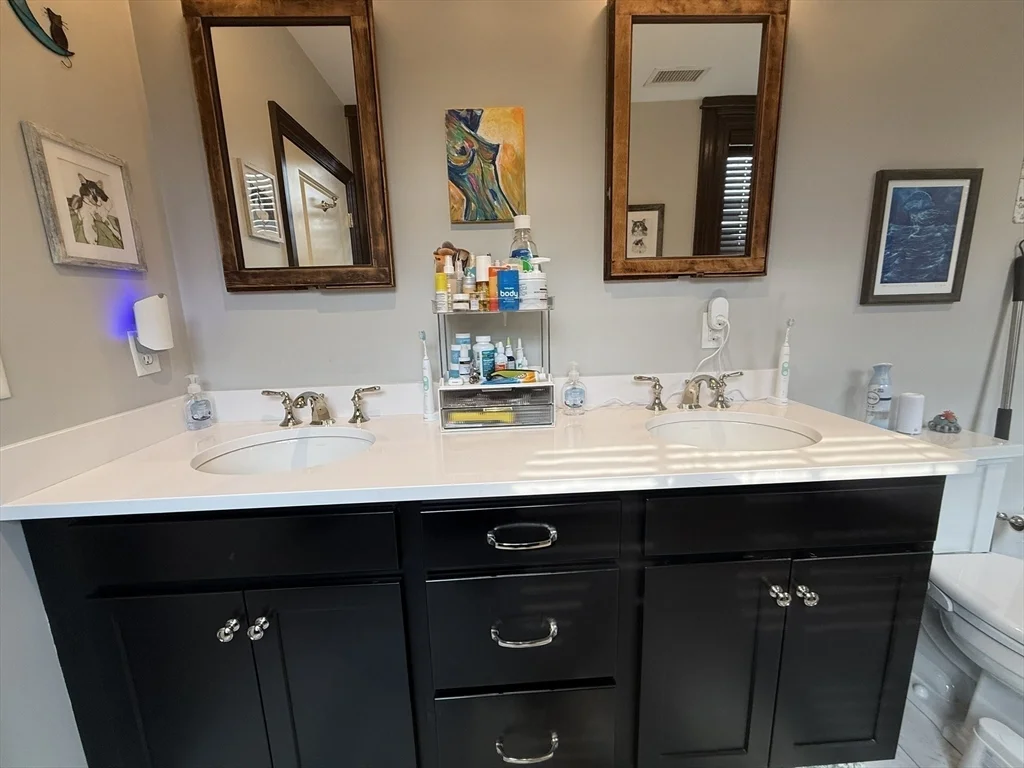 6 Main St Ext, Downtown