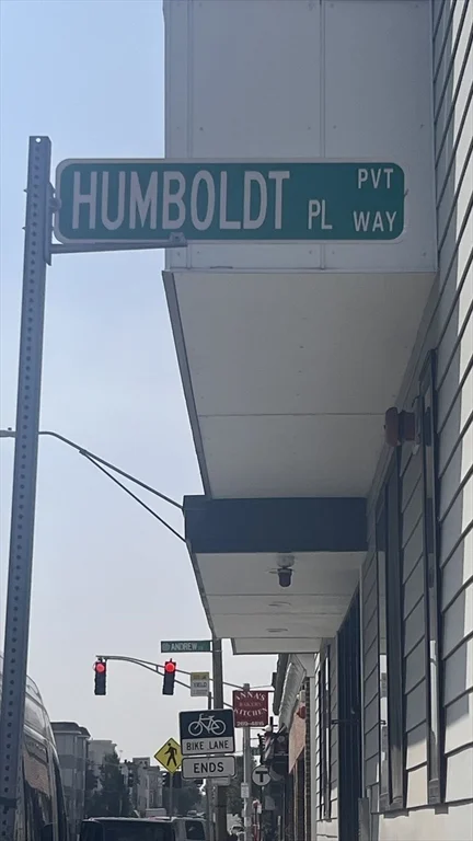 8 Humboldt Pl, South Boston