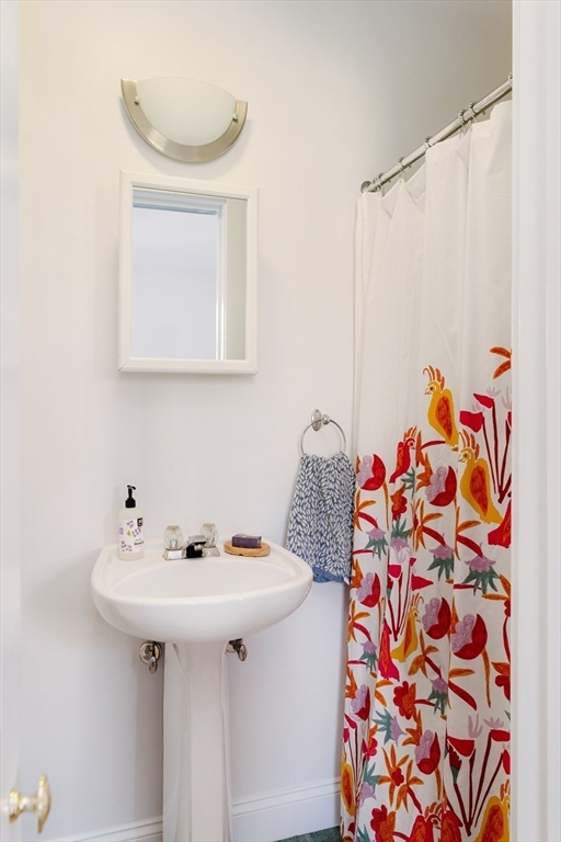 241 River St, Riverside