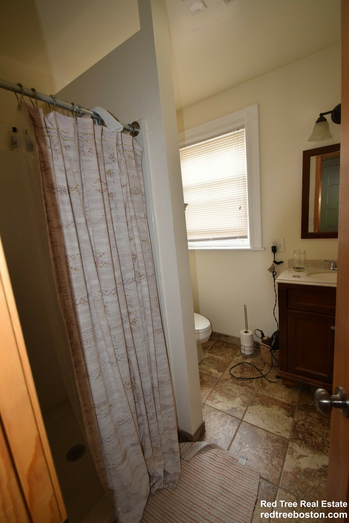 331 Faneuil St, Oak Square