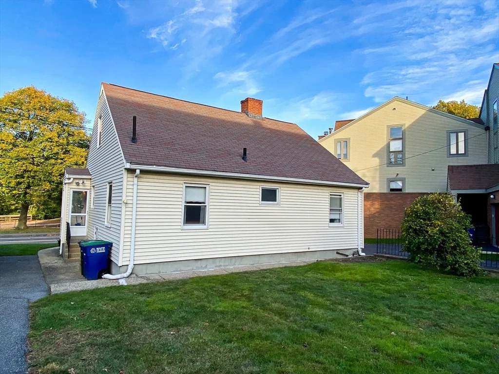 143 Shore Dr, Ten Hills